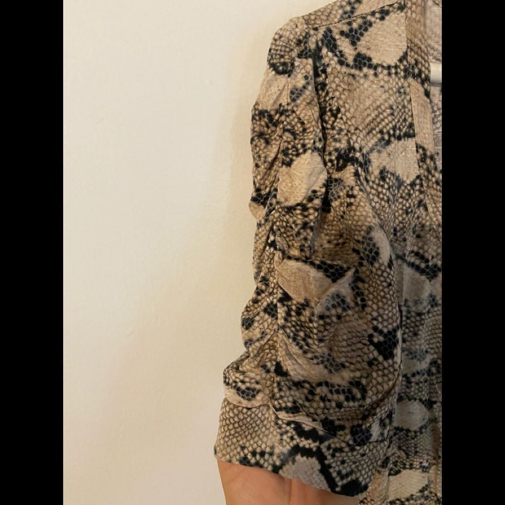 Soft Snakeskin Print Scoop Top Blouse Shirt Tan - Picture 2 of 5